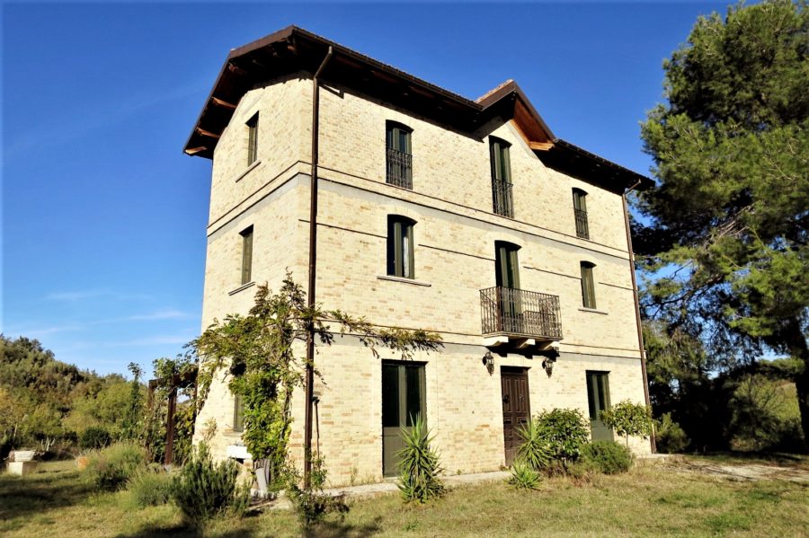 Abruzzes – Maison individuelle à Serramonacesca (PE) Réf EL867 249.000 €